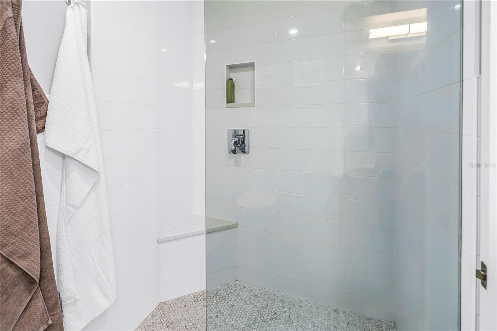 Image 26 of 35 For 355 Red Cedar Court Ne