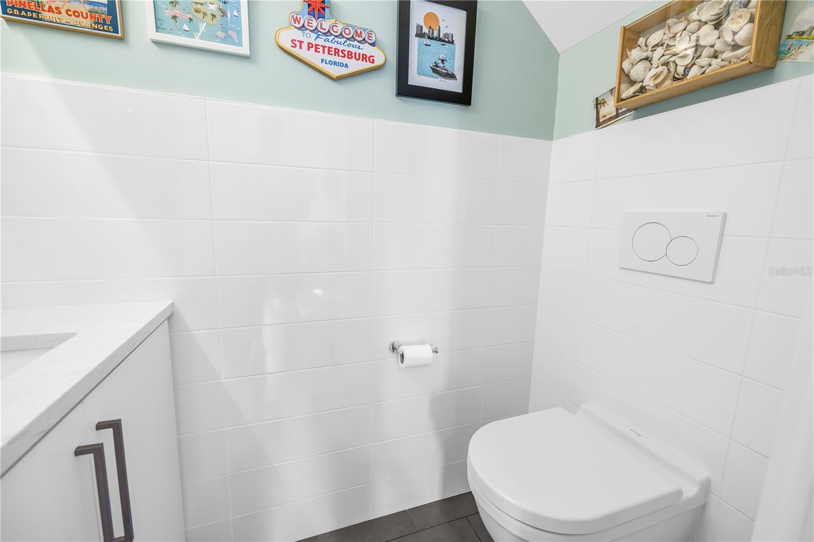 Image 27 of 35 For 355 Red Cedar Court Ne