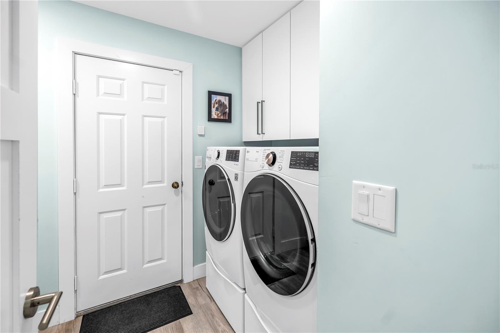 Image 32 of 35 For 355 Red Cedar Court Ne