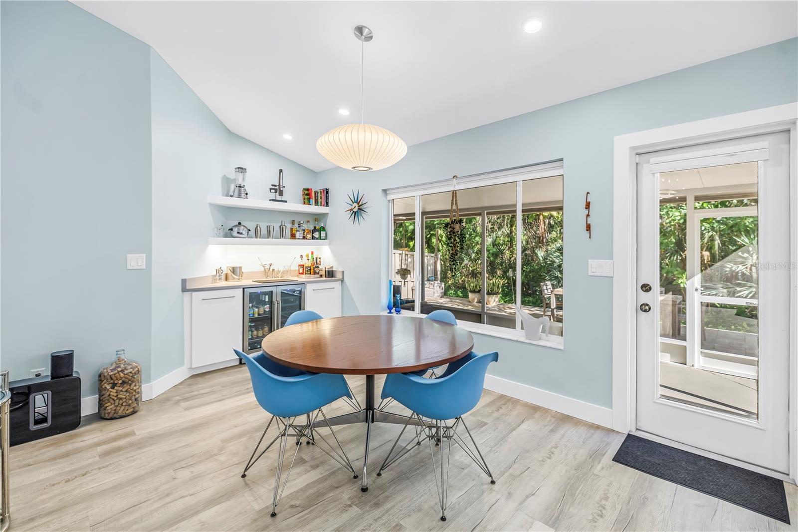 Image 6 of 35 For 355 Red Cedar Court Ne