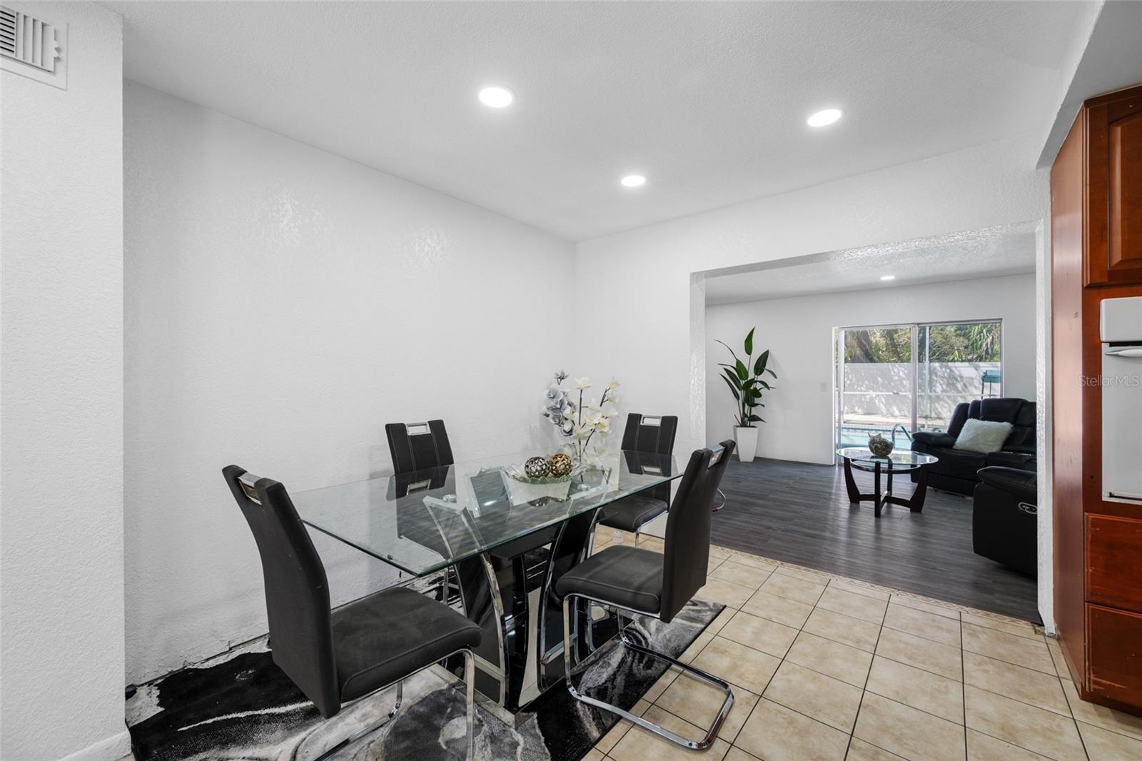 Image 12 of 84 For 7607 Hanna Avenue