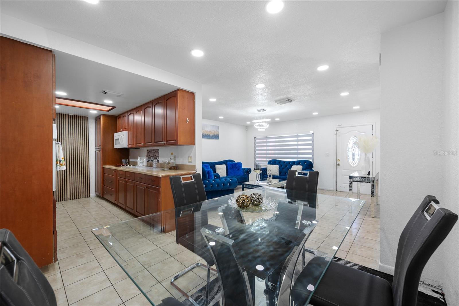 Image 14 of 84 For 7607 Hanna Avenue