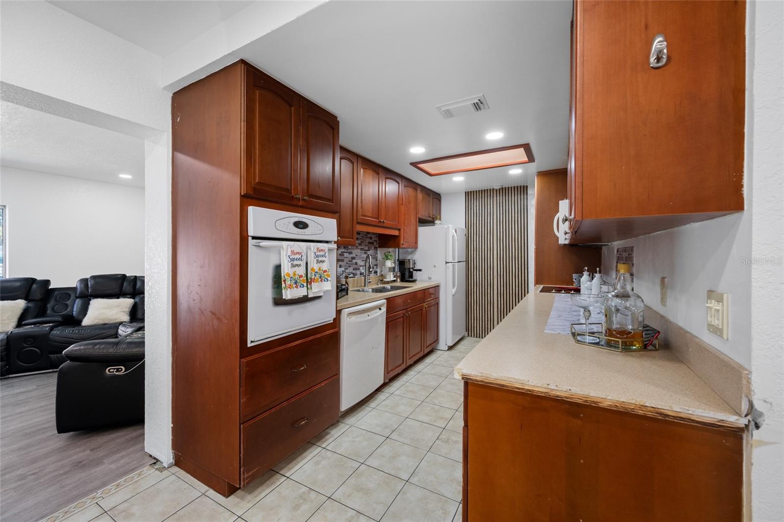 Image 16 of 84 For 7607 Hanna Avenue