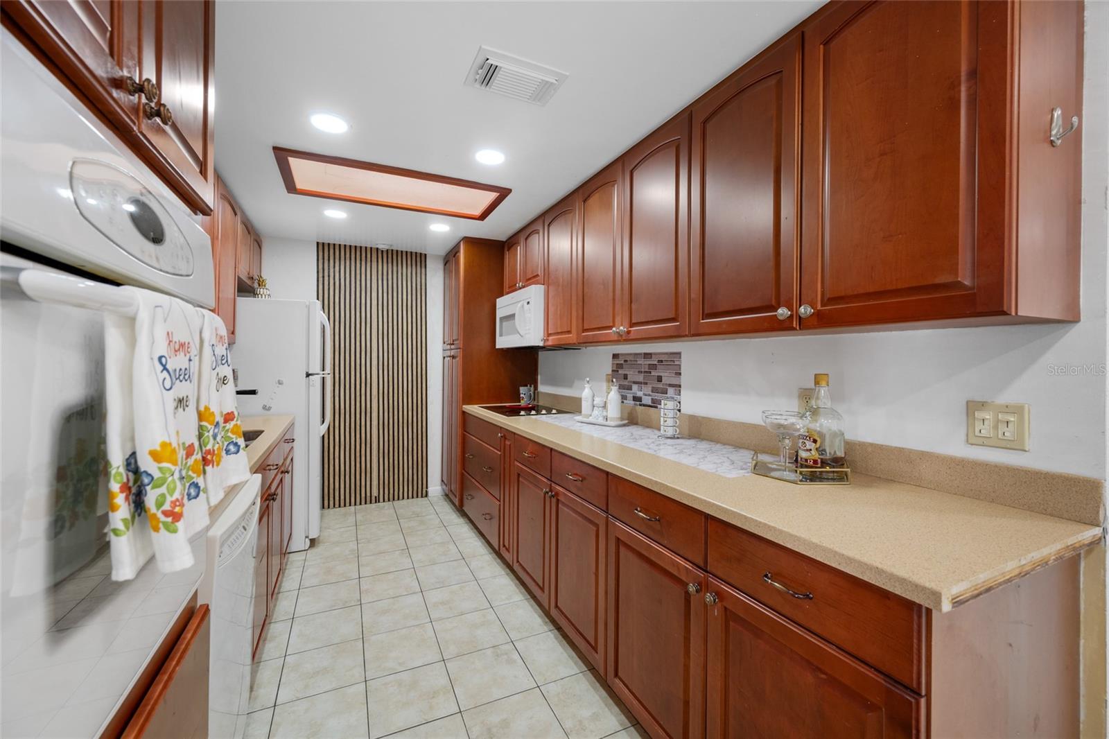 Image 18 of 84 For 7607 Hanna Avenue