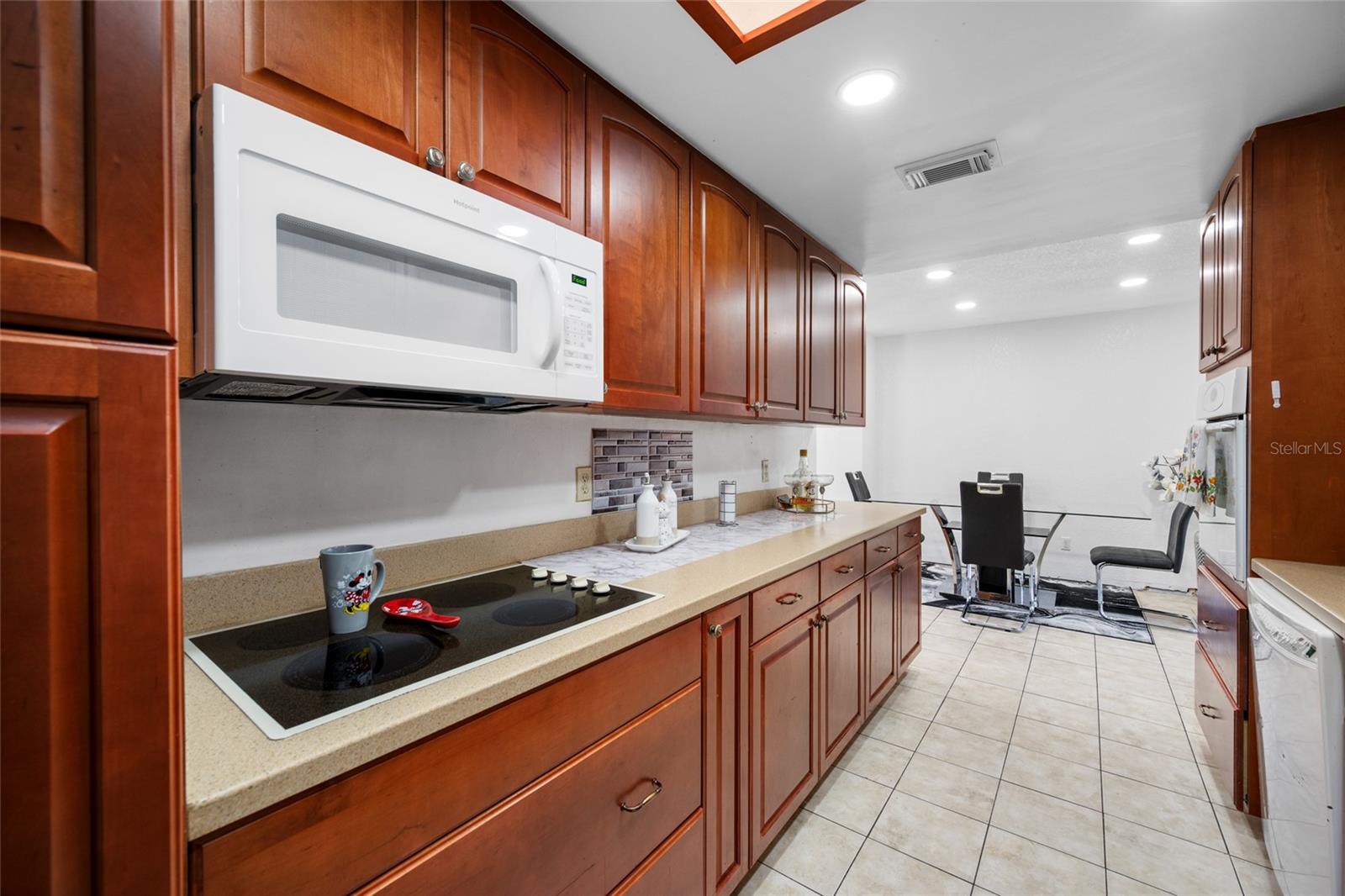 Image 19 of 84 For 7607 Hanna Avenue