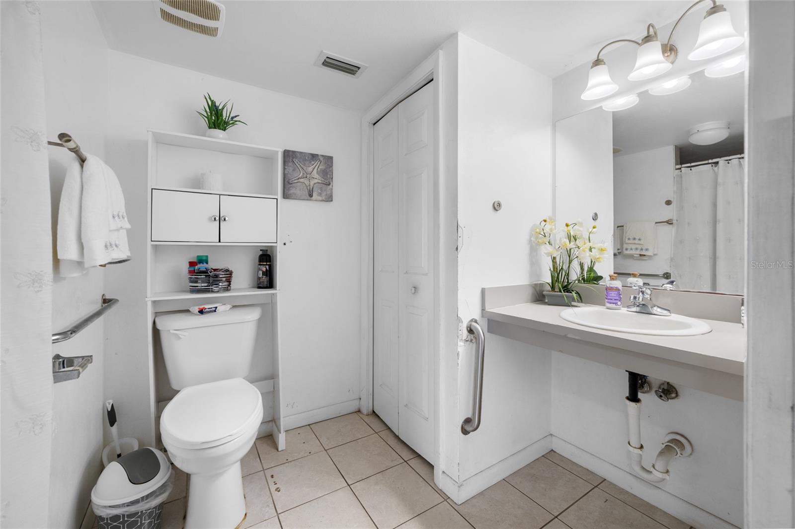 Image 25 of 84 For 7607 Hanna Avenue