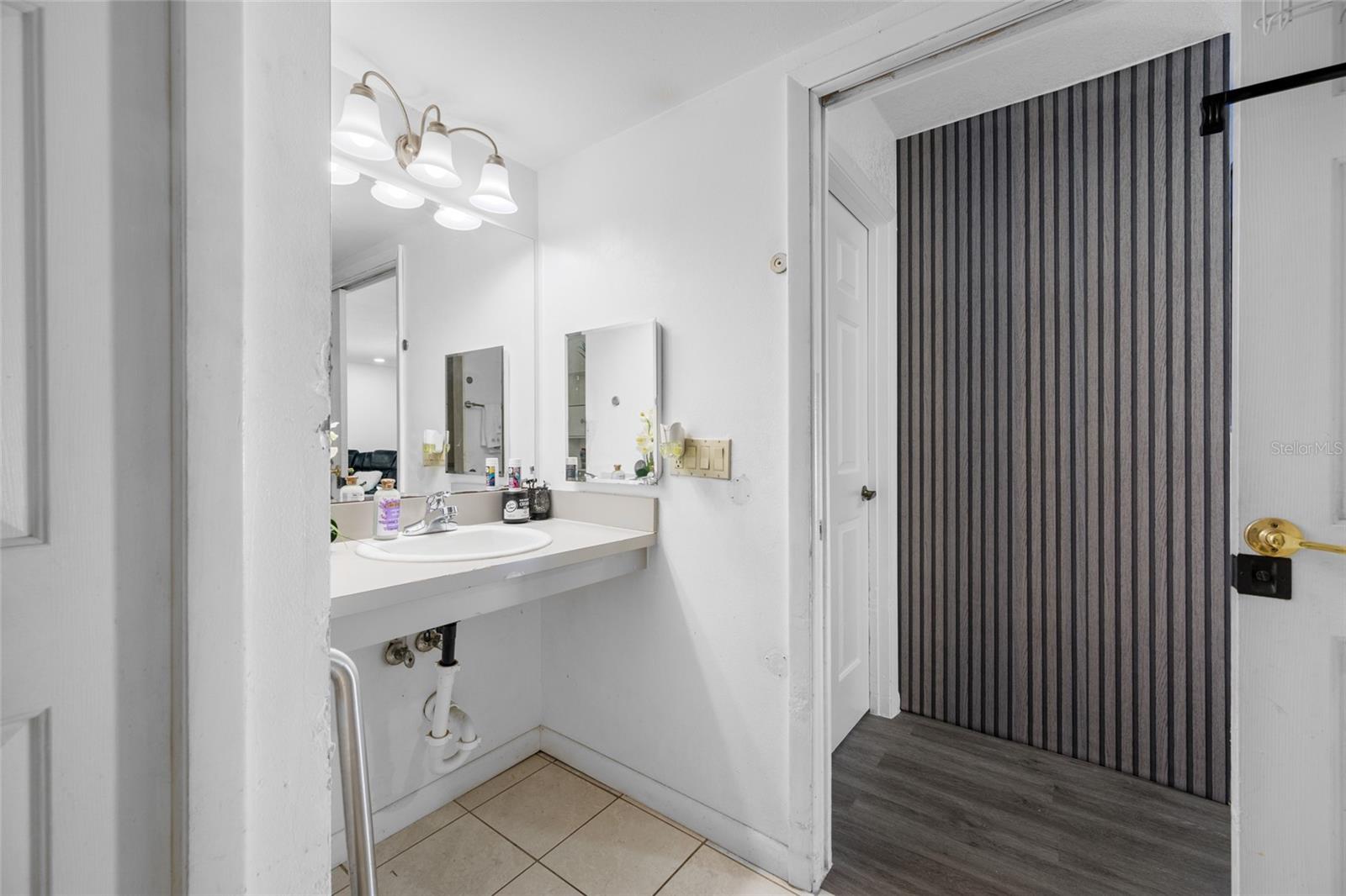 Image 27 of 84 For 7607 Hanna Avenue