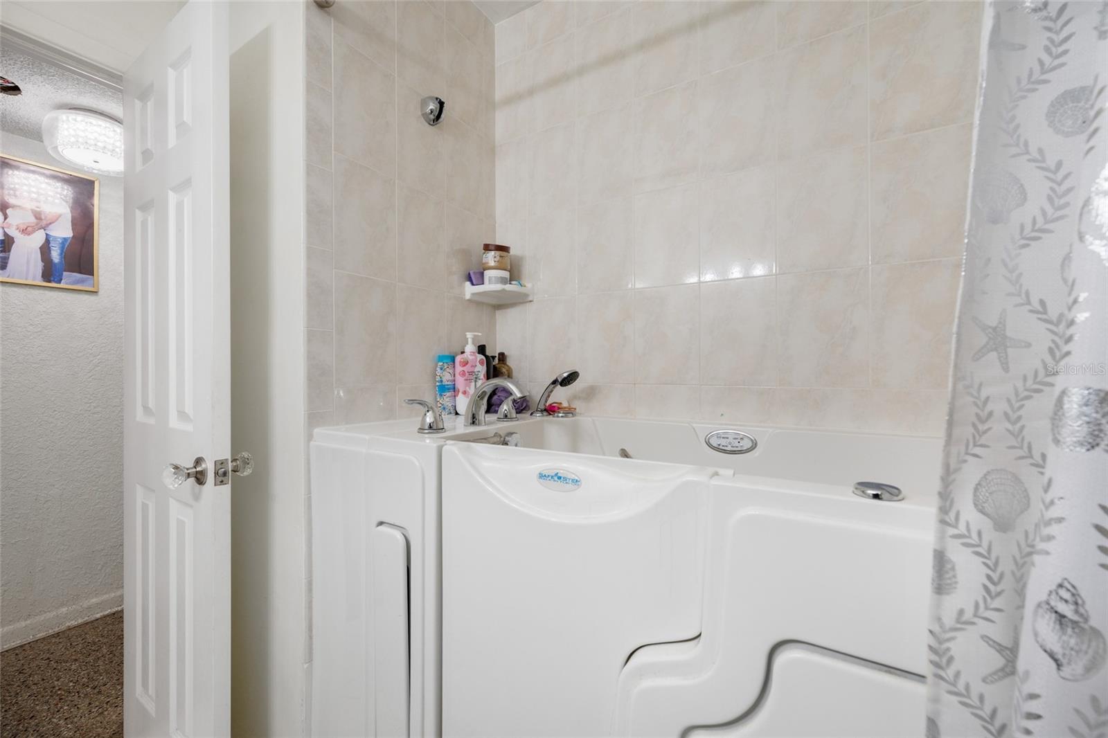 Image 31 of 84 For 7607 Hanna Avenue