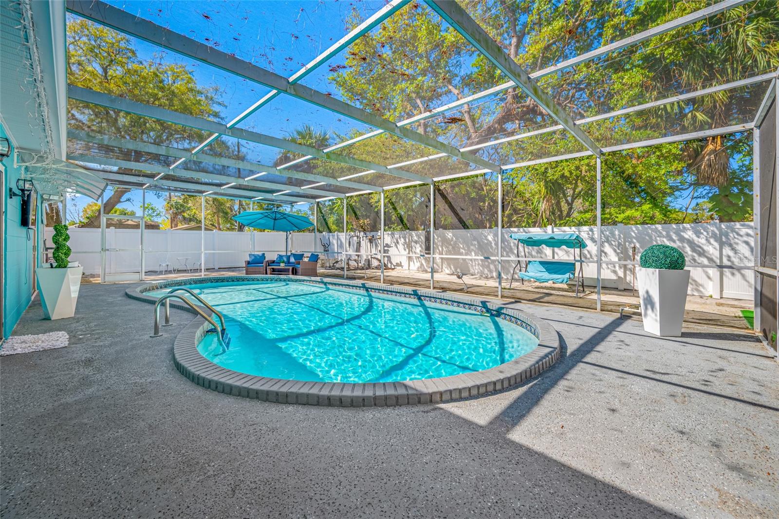 Image 43 of 84 For 7607 Hanna Avenue