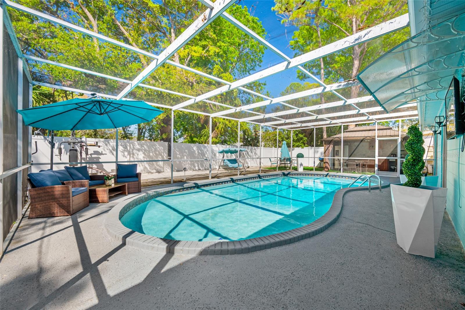 Image 46 of 84 For 7607 Hanna Avenue