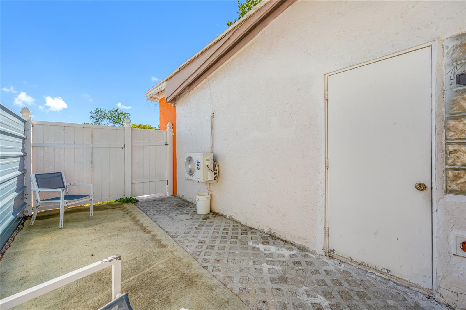 Image 62 of 84 For 7607 Hanna Avenue