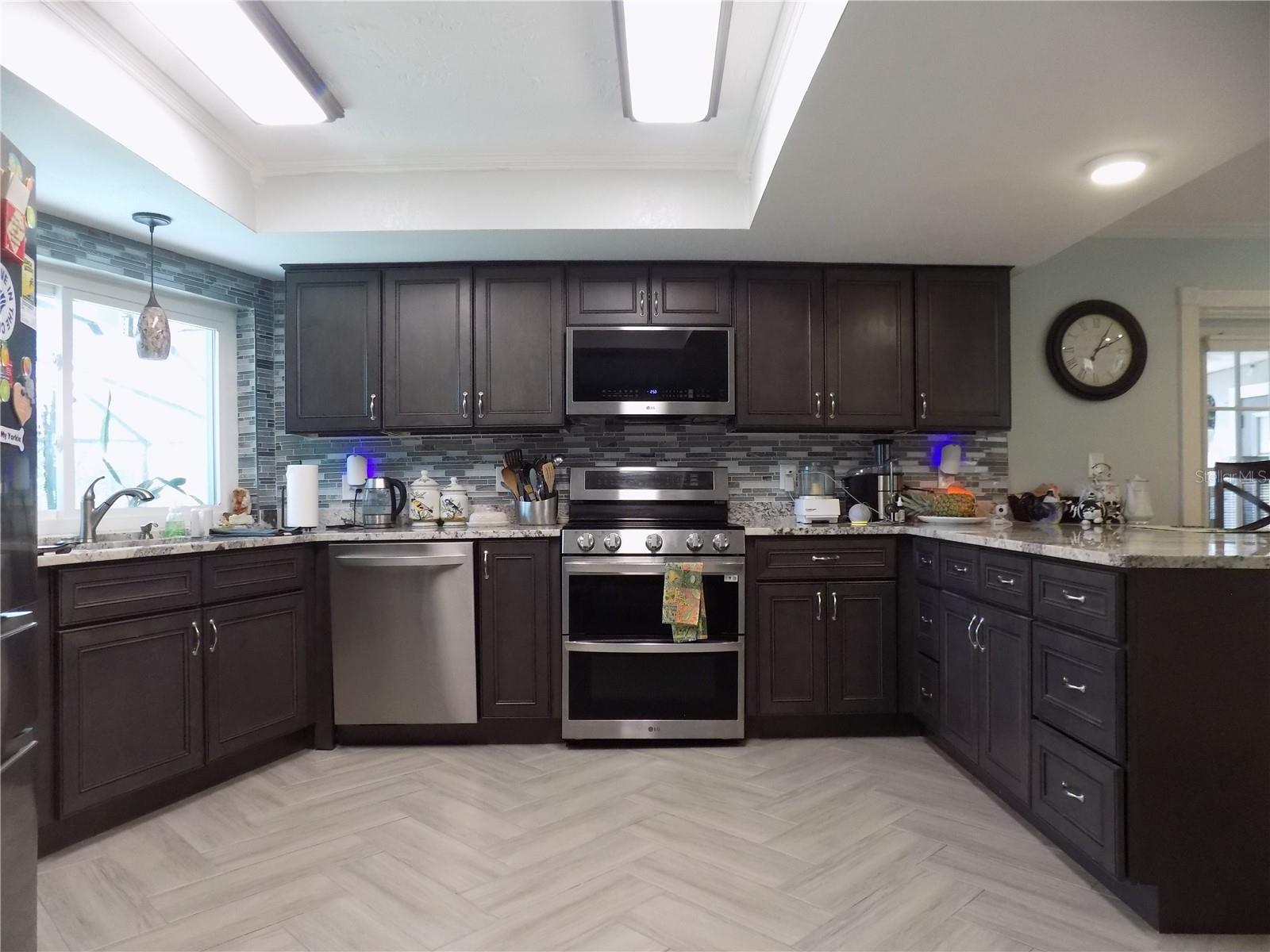 Image 16 of 58 For 2168 Kent Avenue