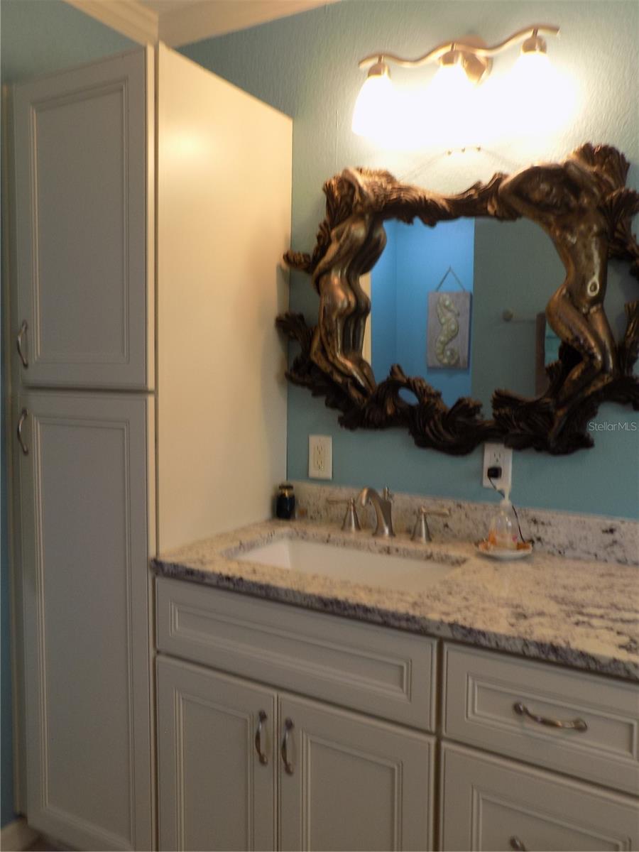 Image 28 of 58 For 2168 Kent Avenue