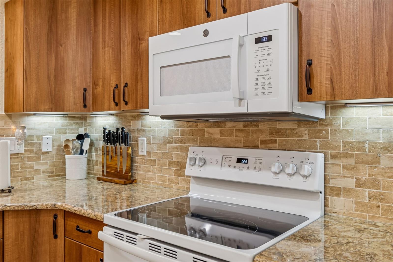 Image 17 of 68 For 5351 Neil Drive