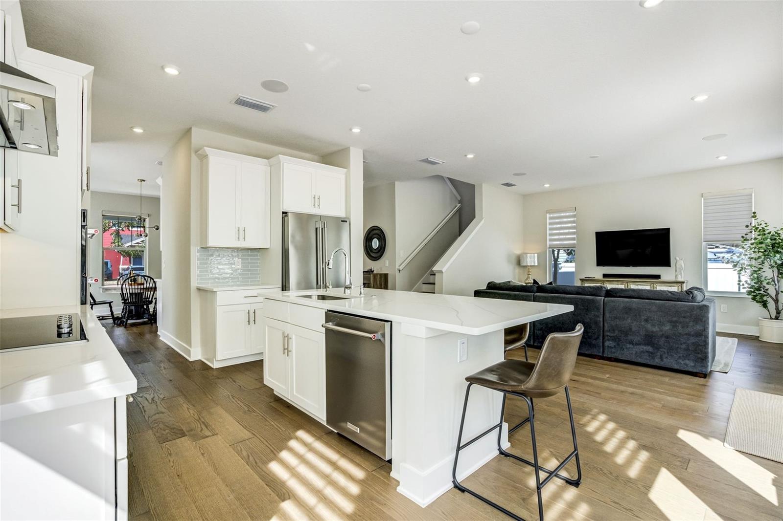 Image 6 of 29 For 2716 13th Avenue N