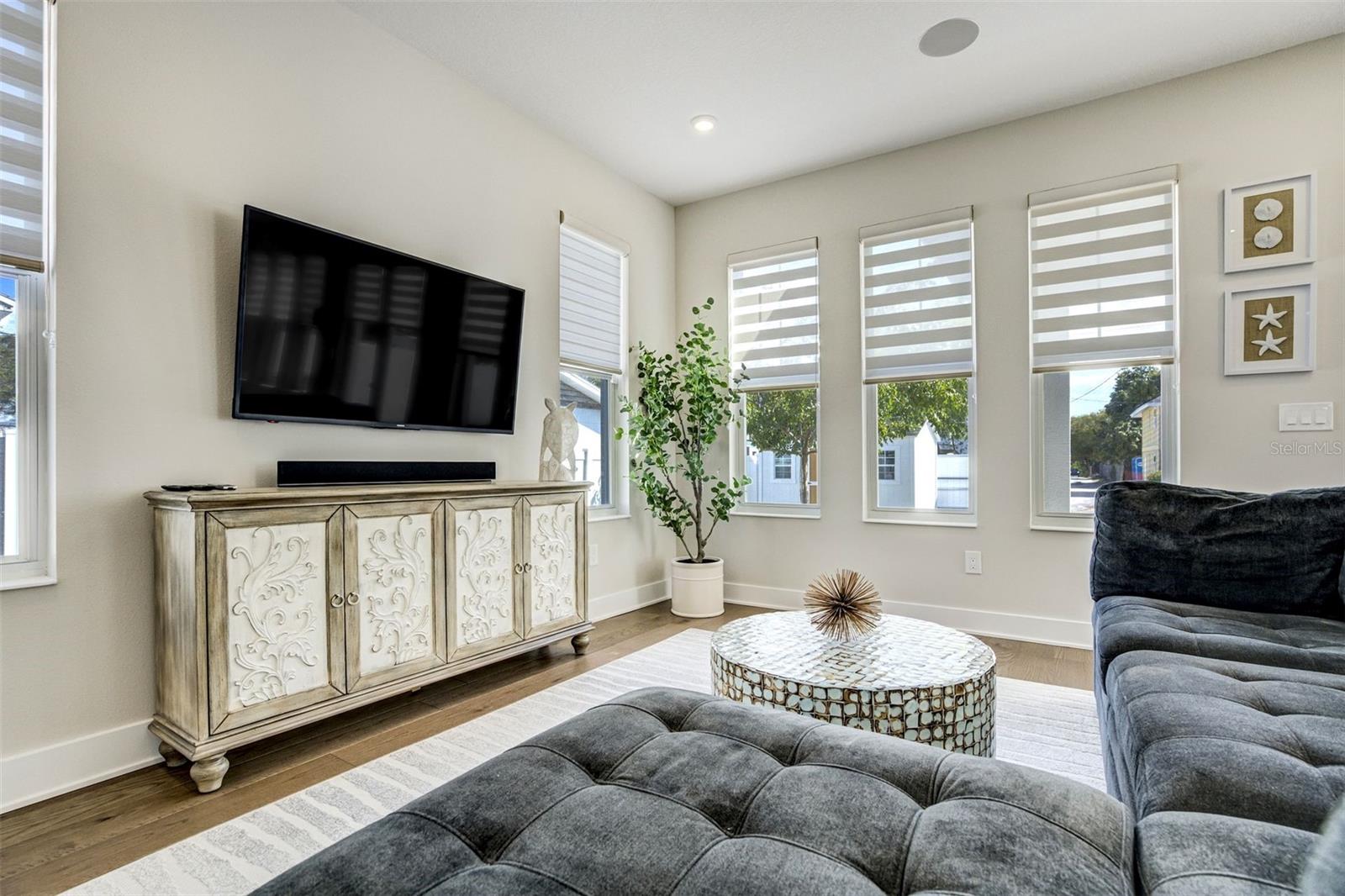 Image 8 of 29 For 2716 13th Avenue N