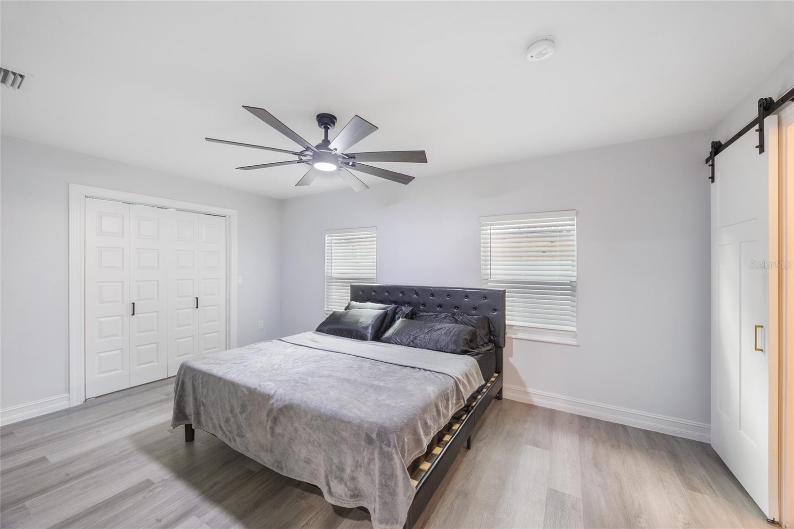 Image 12 of 31 For 914 North Bay Street