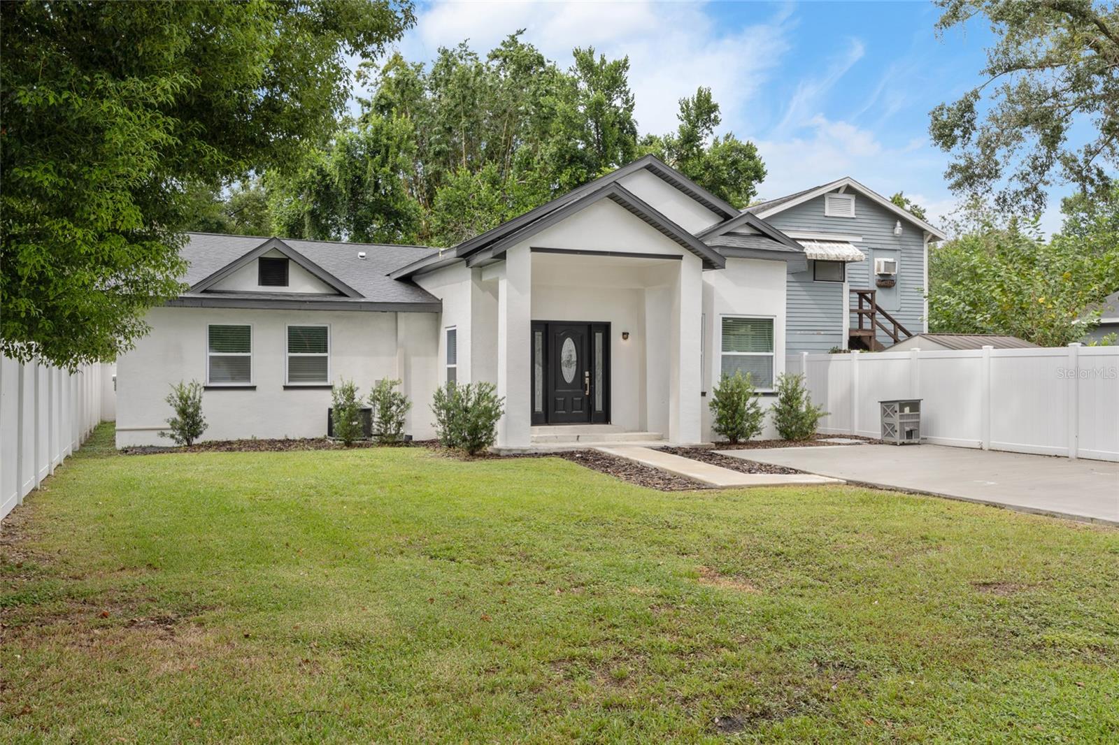 Image 22 of 31 For 914 North Bay Street