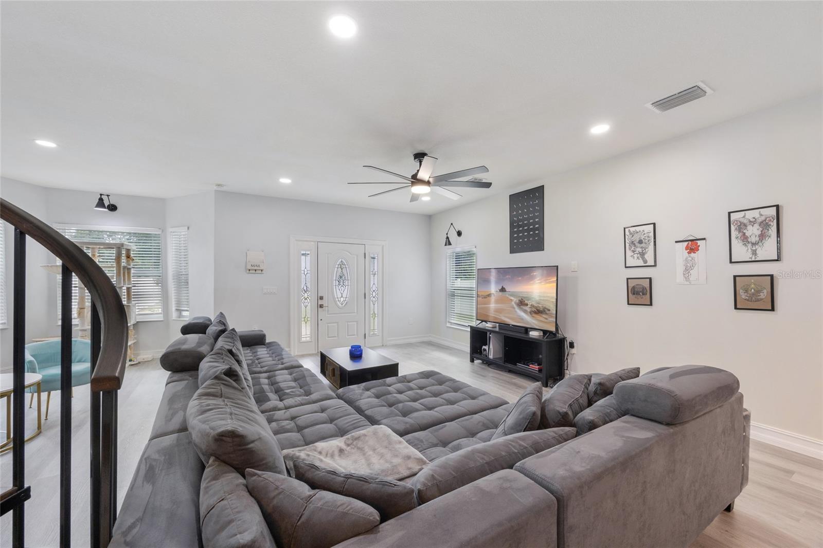 Image 6 of 31 For 914 North Bay Street