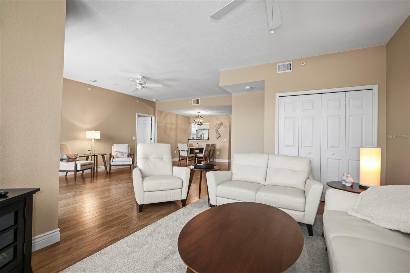 Image 11 of 55 For 5 Island Park Place 206