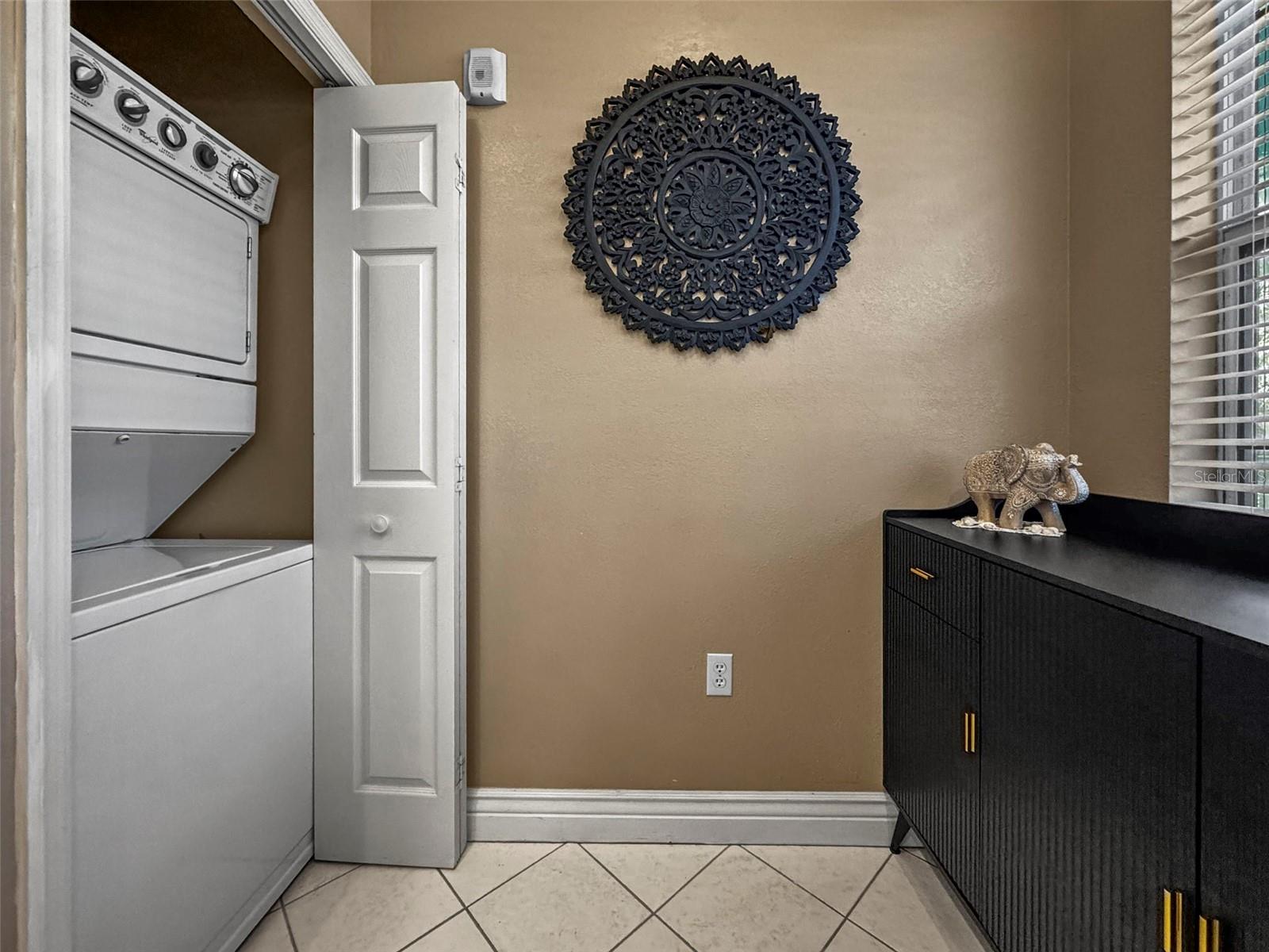 Image 17 of 55 For 5 Island Park Place 206