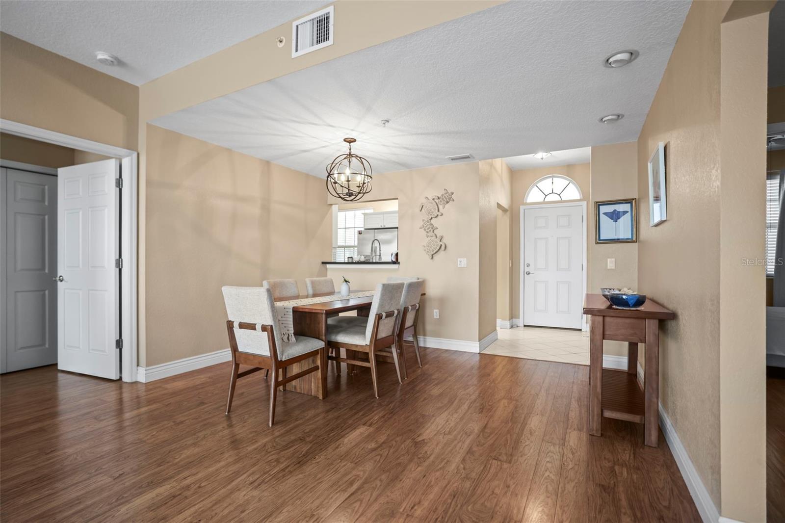 Image 18 of 55 For 5 Island Park Place 206