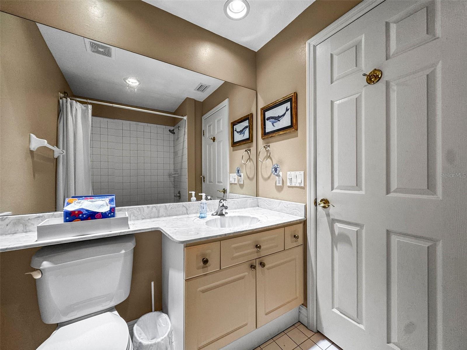 Image 31 of 55 For 5 Island Park Place 206