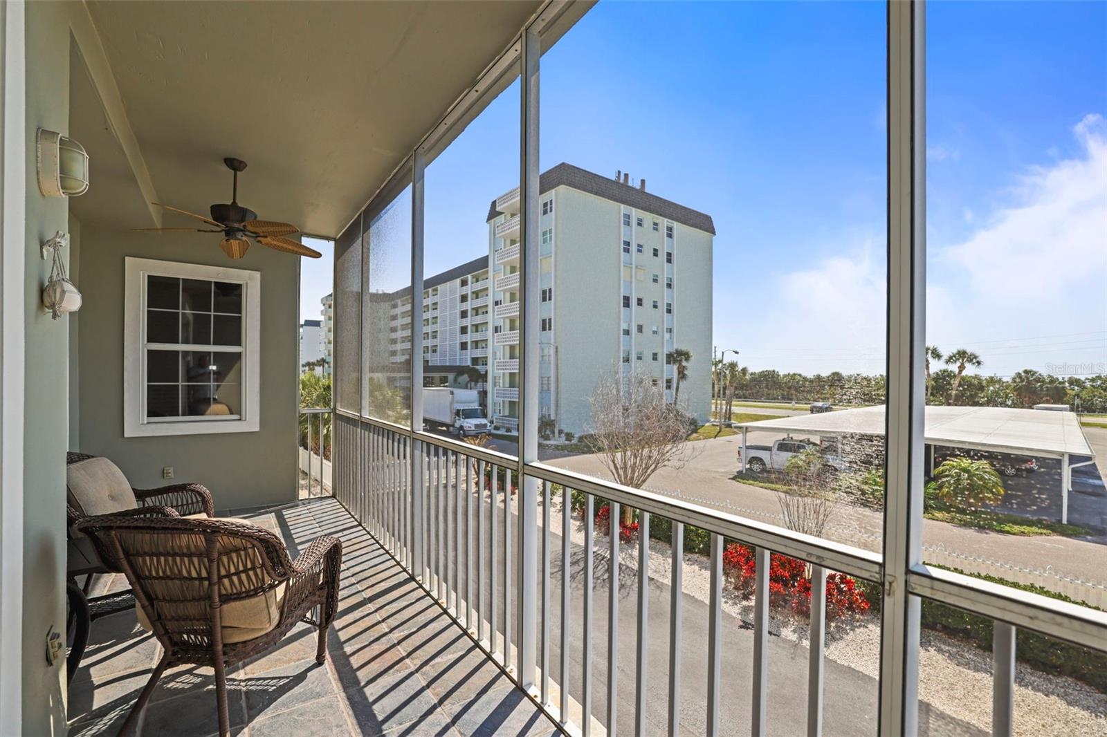 Image 34 of 55 For 5 Island Park Place 206