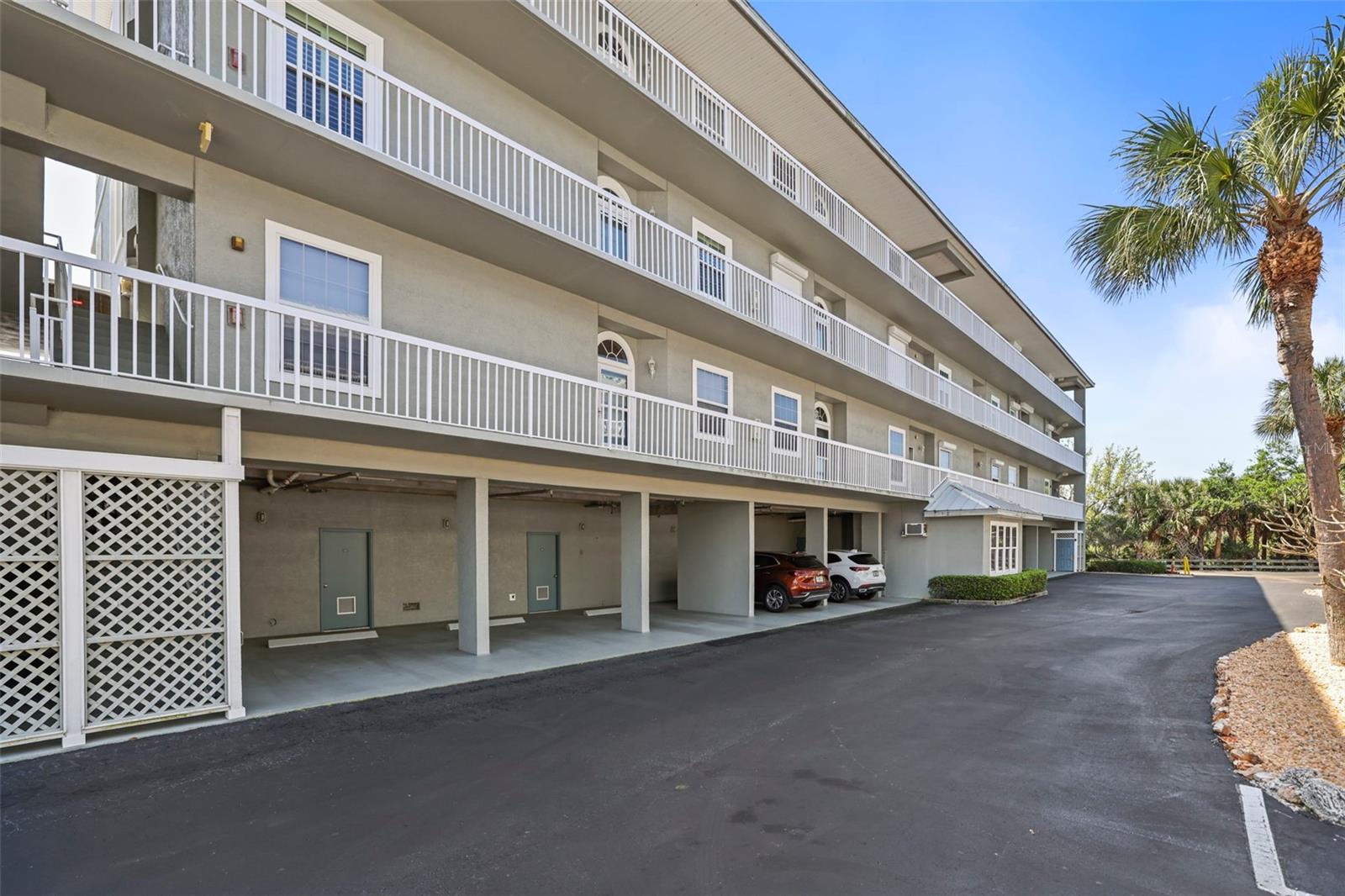 Image 39 of 55 For 5 Island Park Place 206