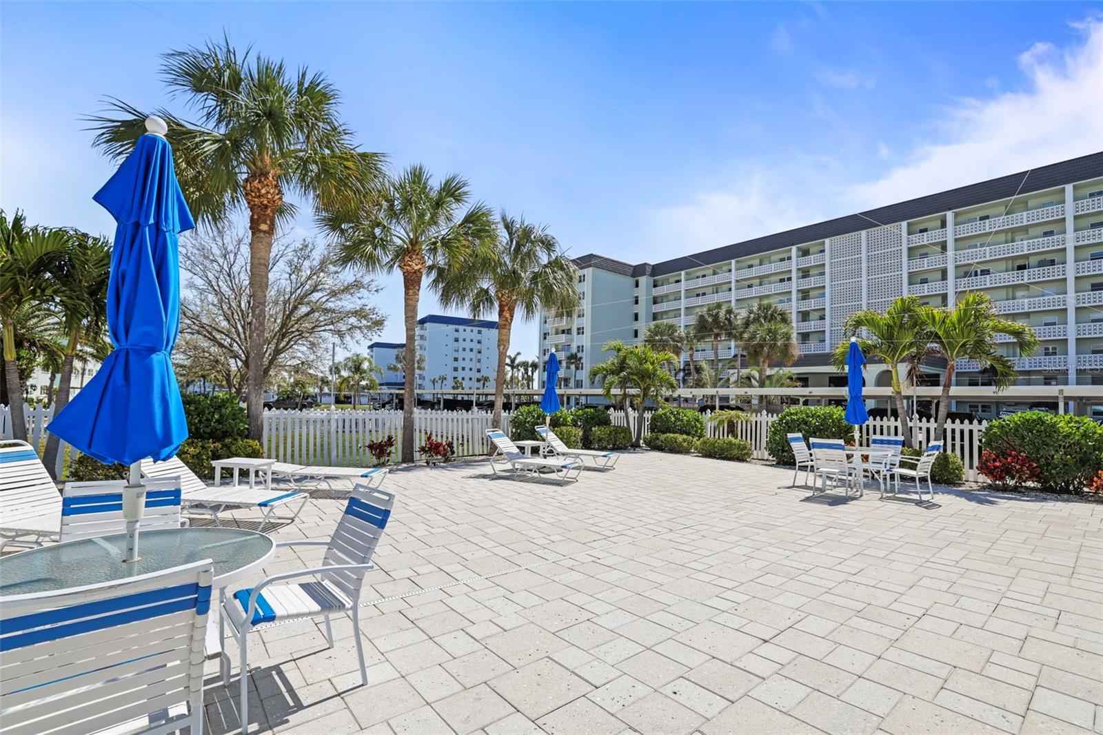 Image 44 of 55 For 5 Island Park Place 206