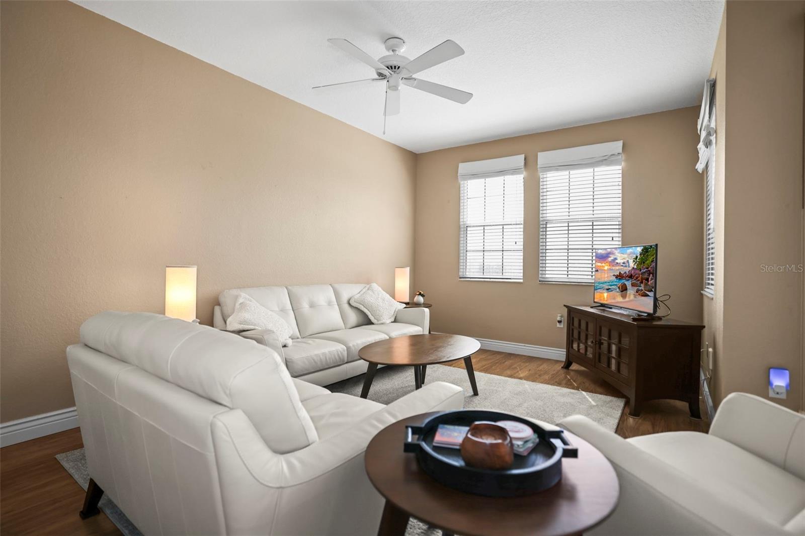 Image 9 of 55 For 5 Island Park Place 206