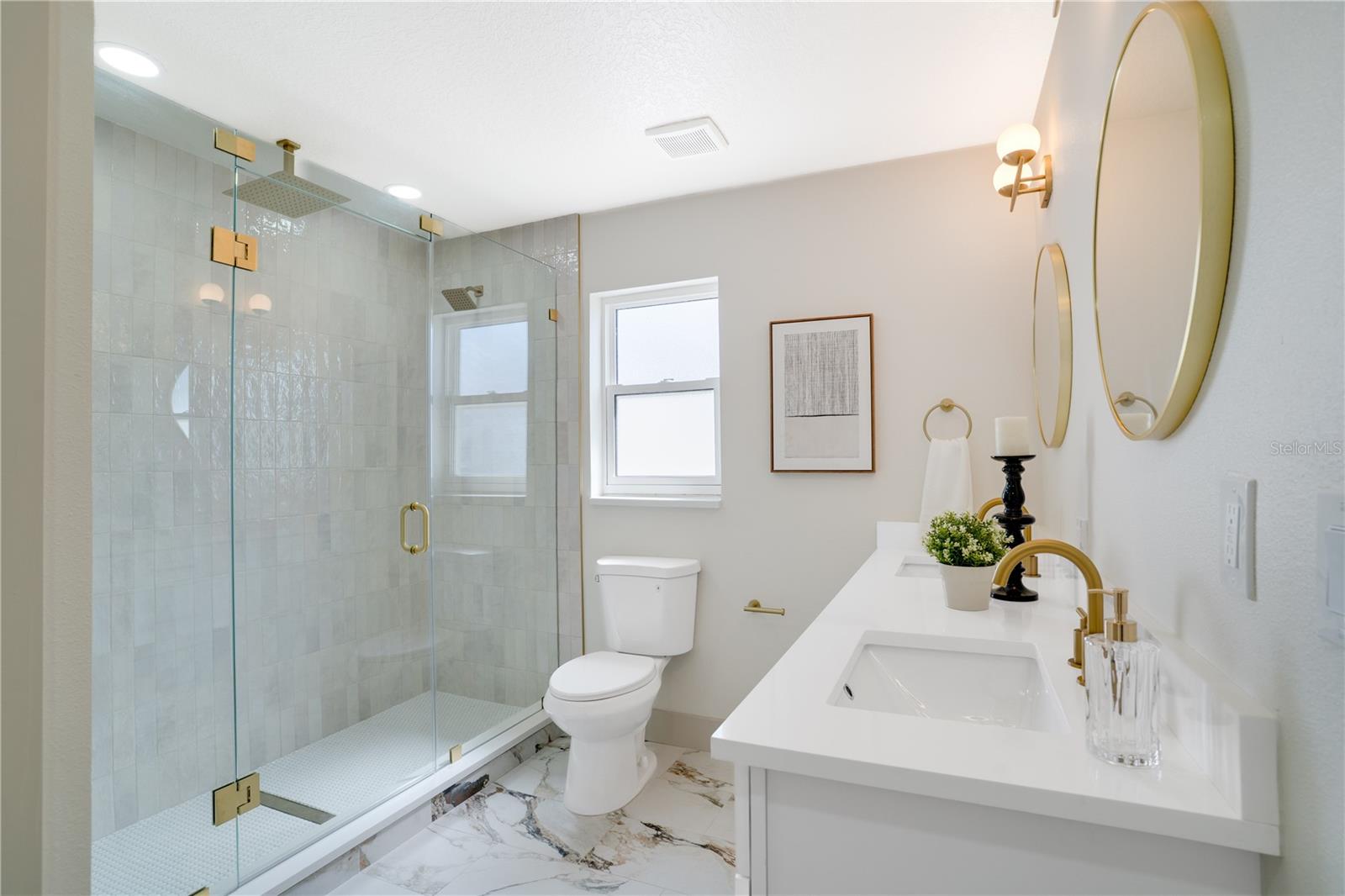 Image 19 of 59 For 13956 80th Avenue