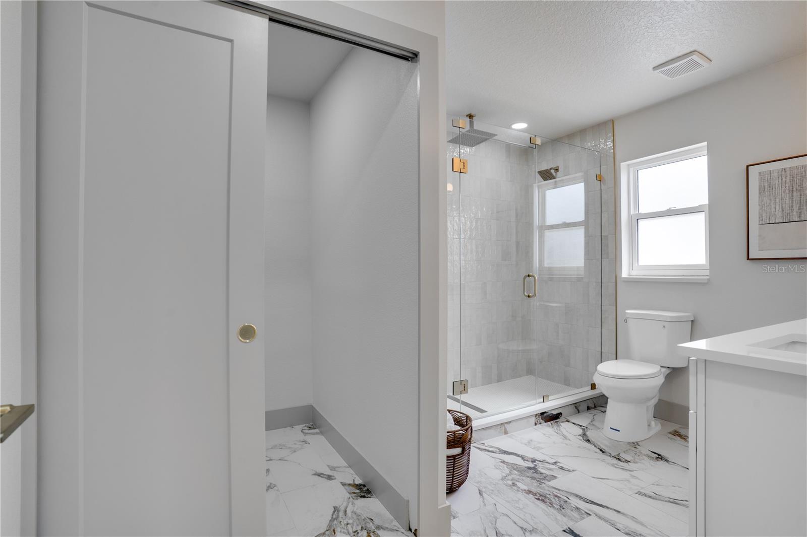 Image 23 of 59 For 13956 80th Avenue