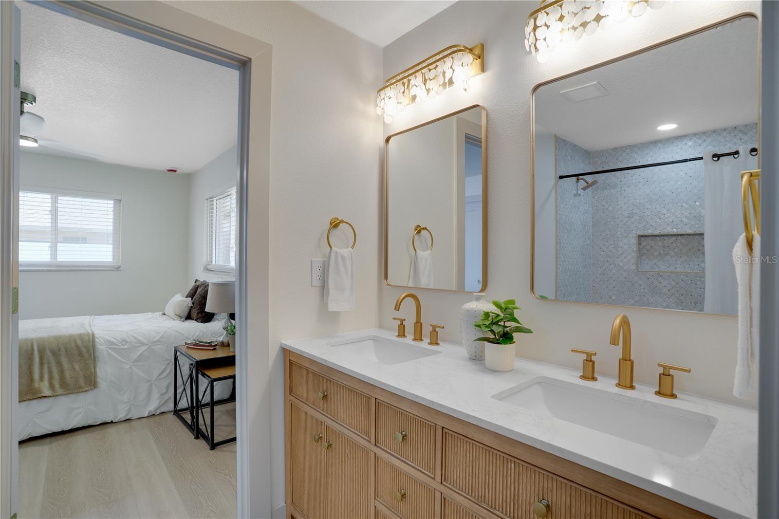 Image 27 of 59 For 13956 80th Avenue