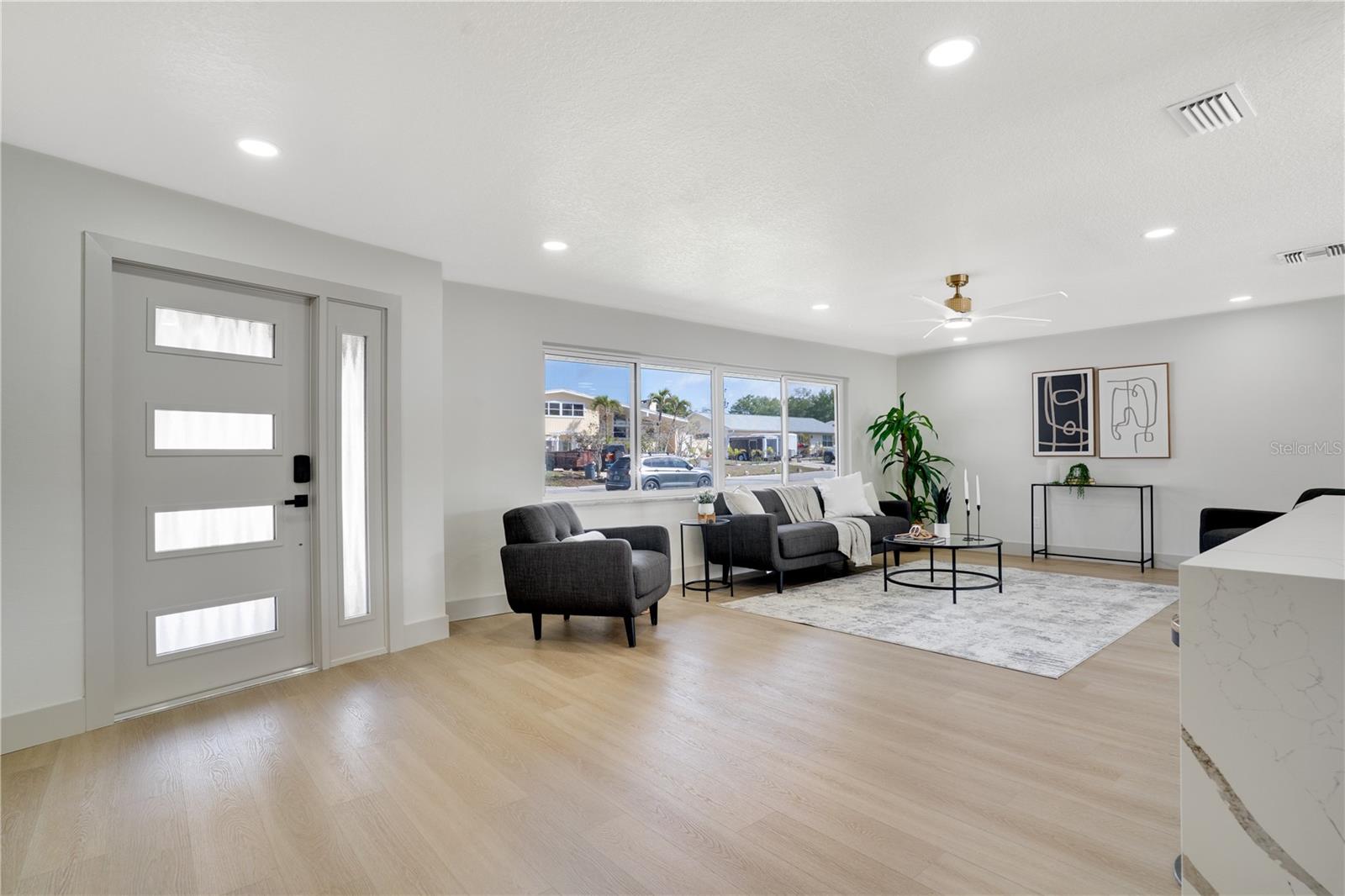 Image 3 of 59 For 13956 80th Avenue