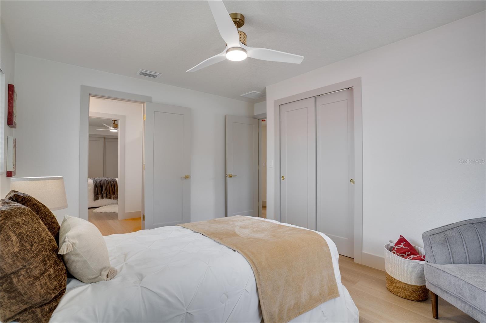 Image 32 of 59 For 13956 80th Avenue