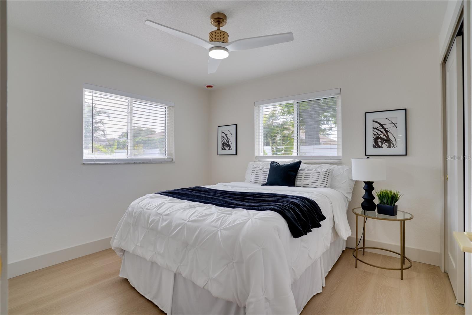 Image 33 of 59 For 13956 80th Avenue