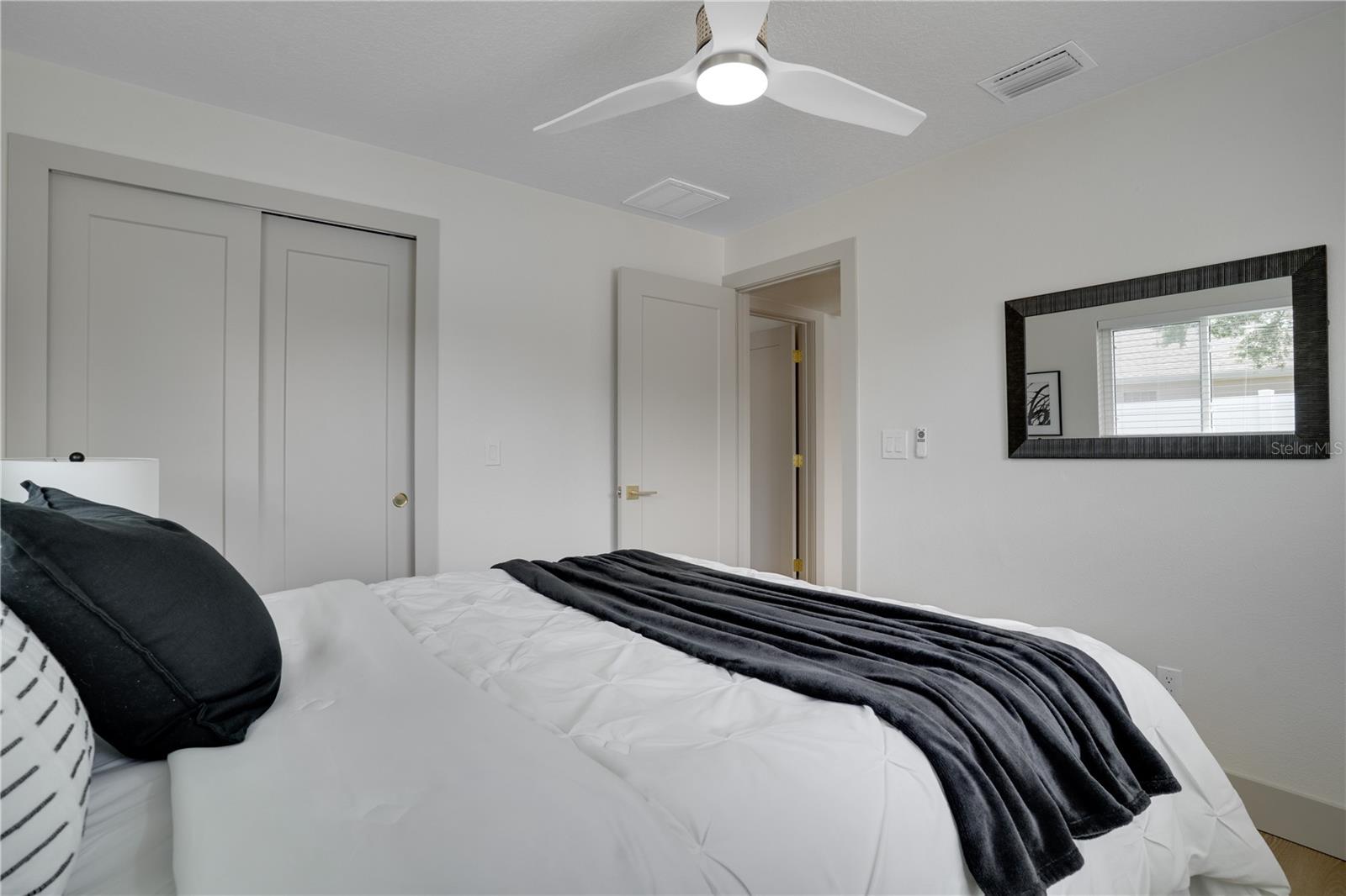 Image 34 of 59 For 13956 80th Avenue