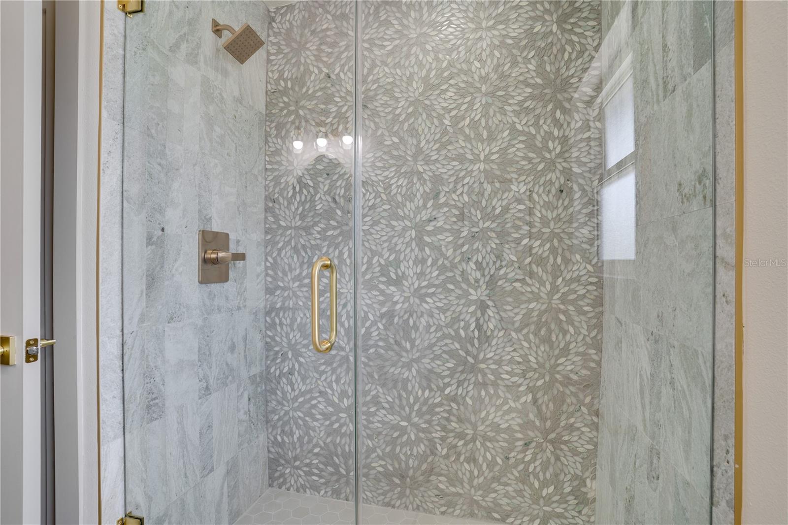 Image 37 of 59 For 13956 80th Avenue