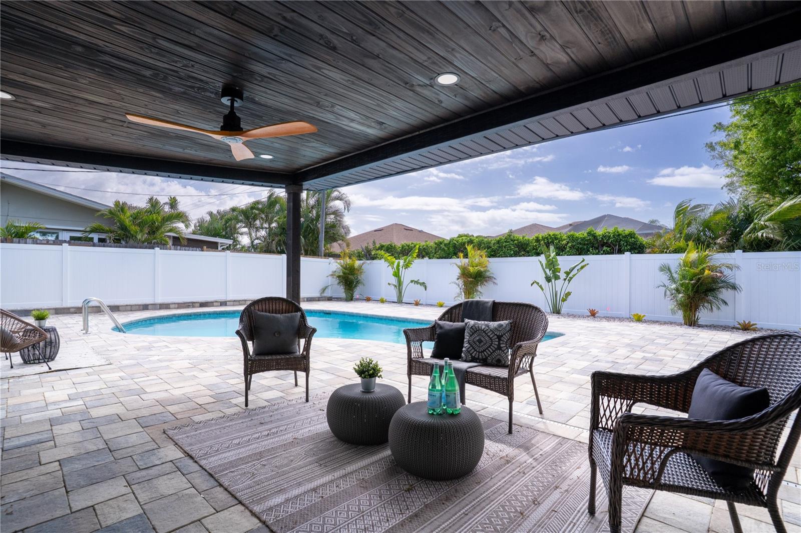 Image 42 of 59 For 13956 80th Avenue