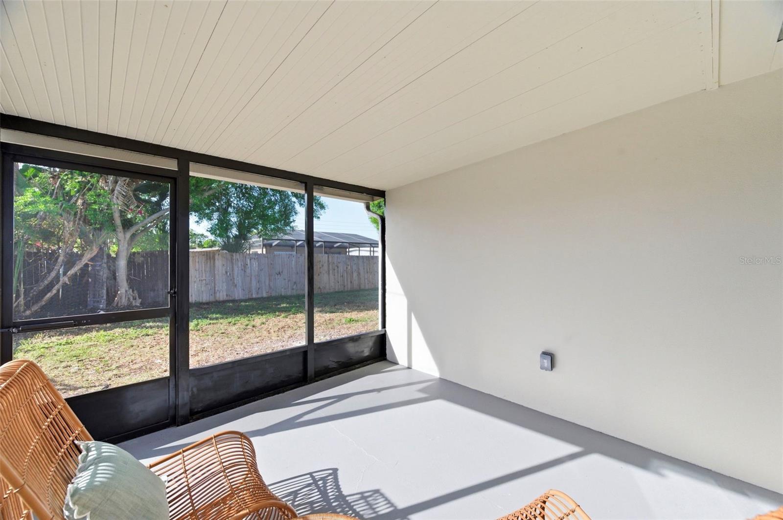 Image 30 of 41 For 2860 64th Terrace S