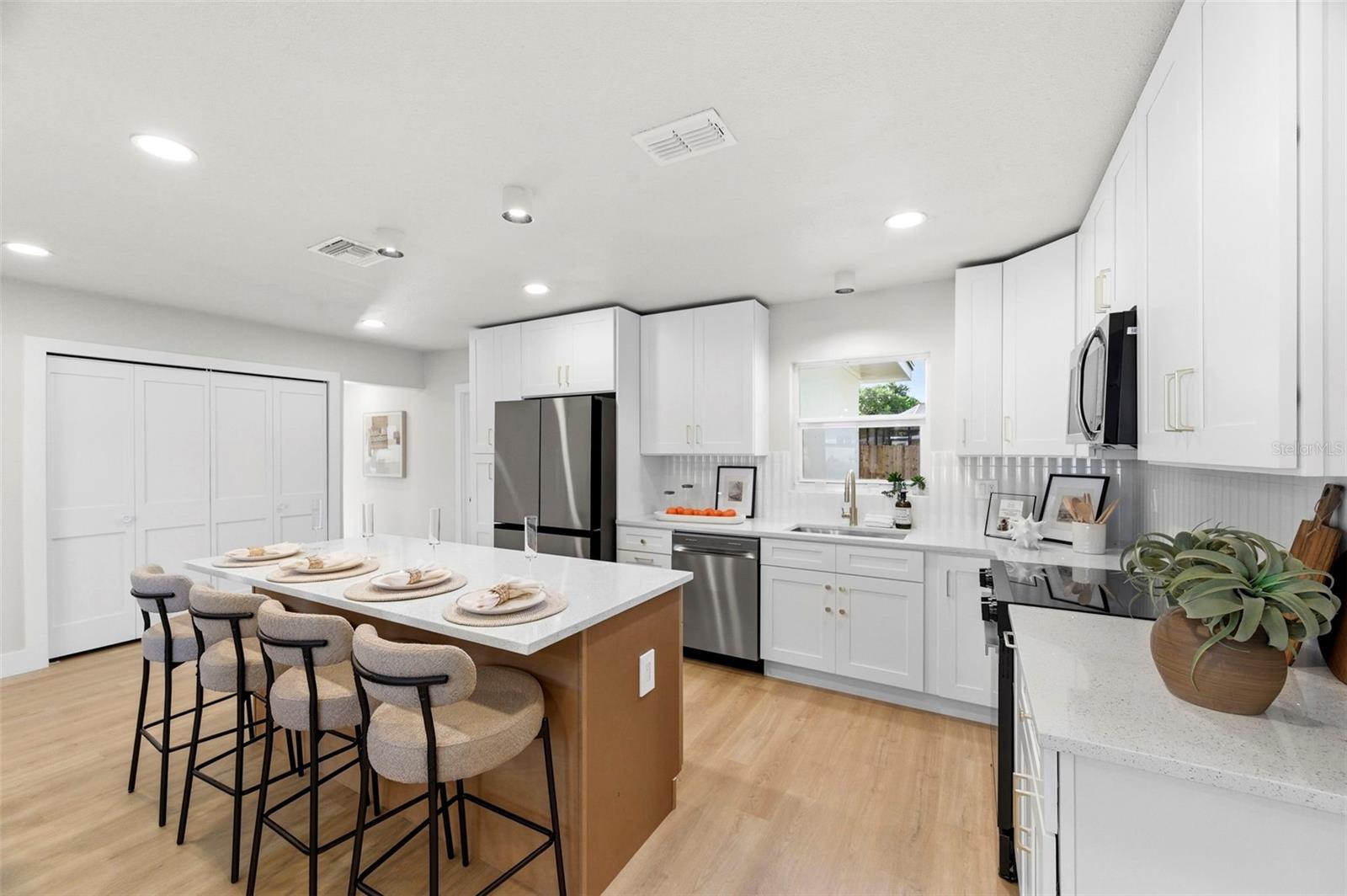 Image 7 of 41 For 2860 64th Terrace S