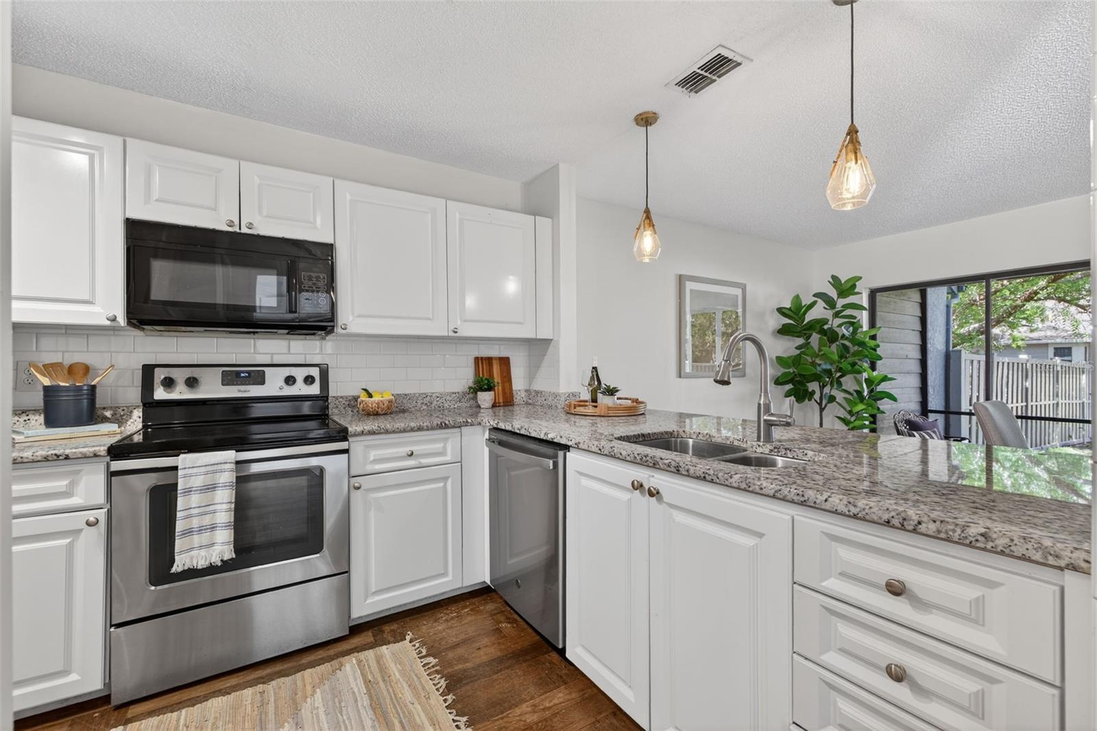 Image 15 of 46 For 713 Caya Costa Court Ne