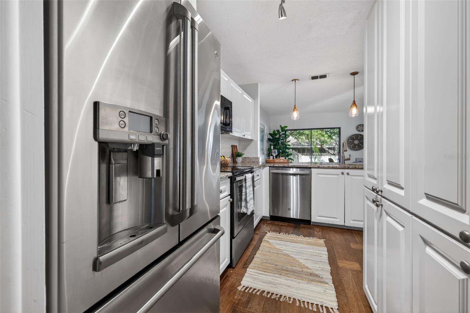 Image 18 of 46 For 713 Caya Costa Court Ne