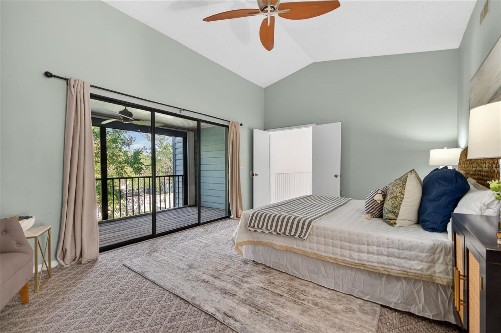 Image 24 of 46 For 713 Caya Costa Court Ne