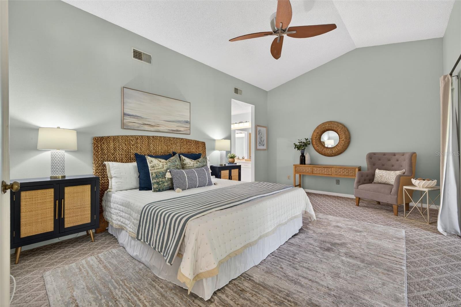 Image 25 of 46 For 713 Caya Costa Court Ne