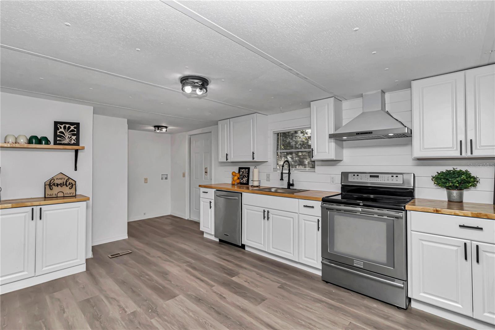 Image 4 of 8 For 1000 118th Terrace