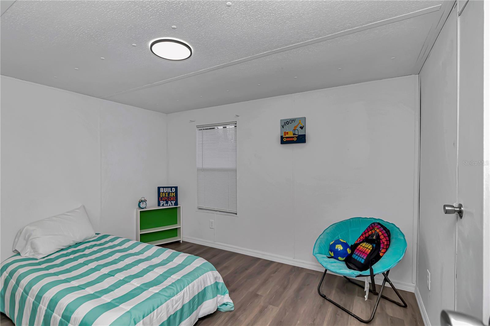 Image 6 of 8 For 1000 118th Terrace