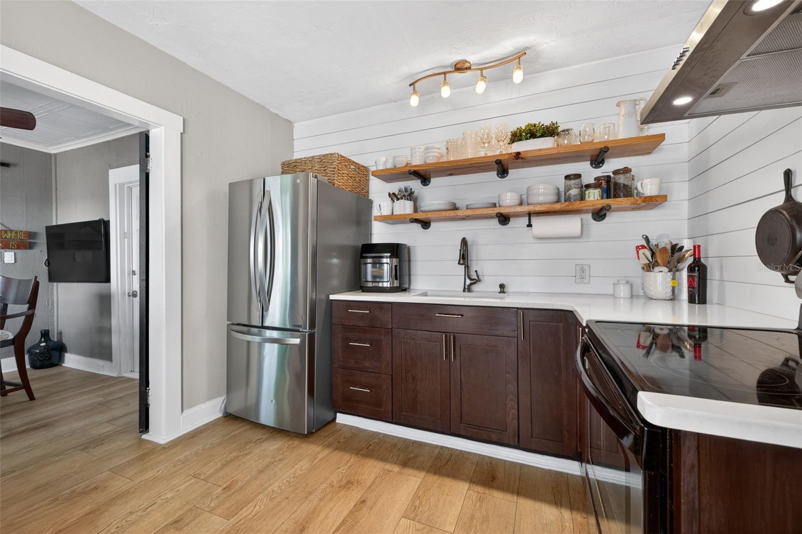 Image 10 of 30 For 2566 14th Avenue N