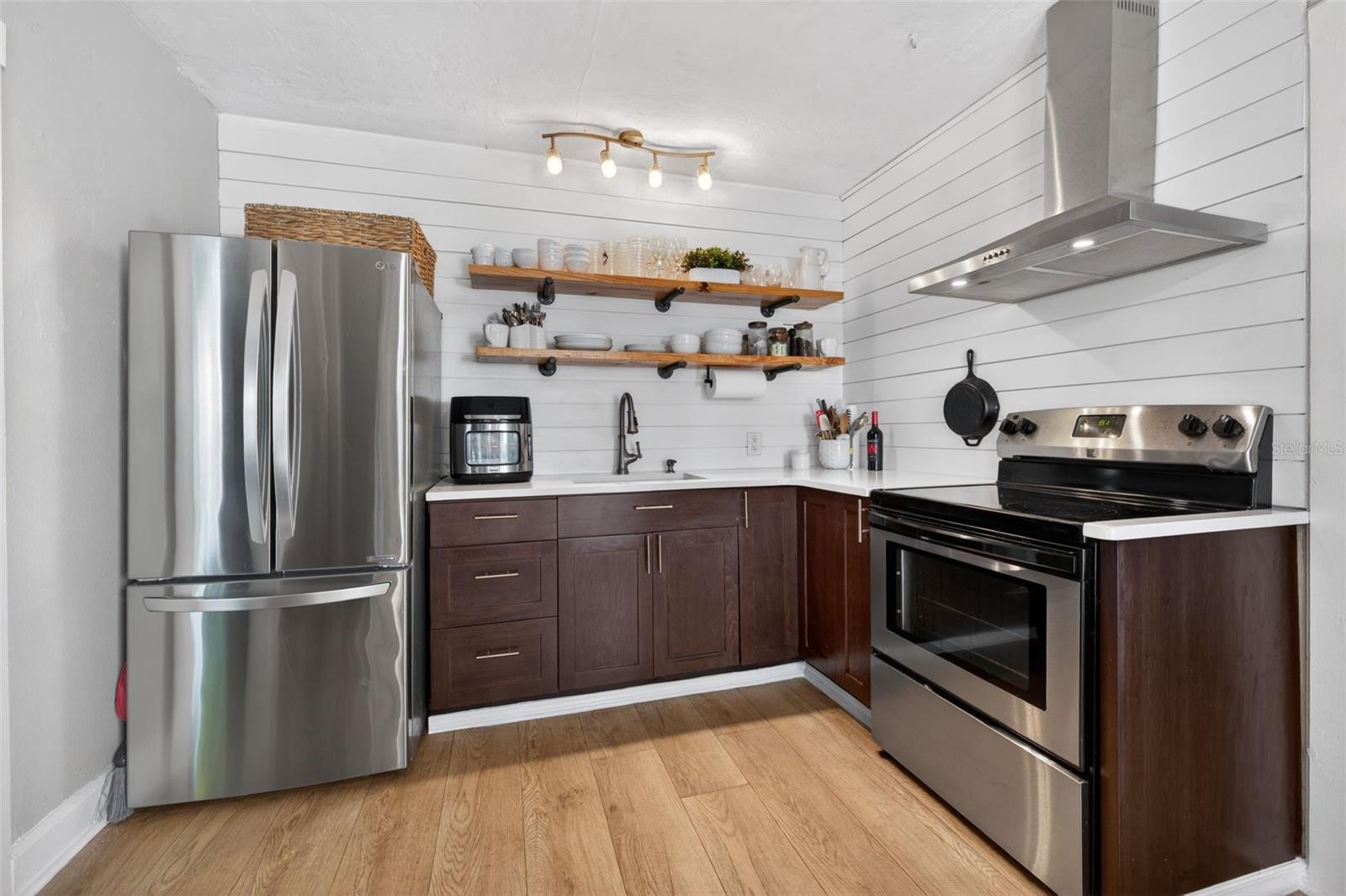 Image 11 of 30 For 2566 14th Avenue N